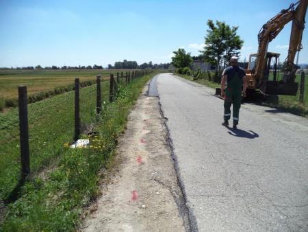 Urejanje ceste mimo Semenarne 19. 6. 20172d71